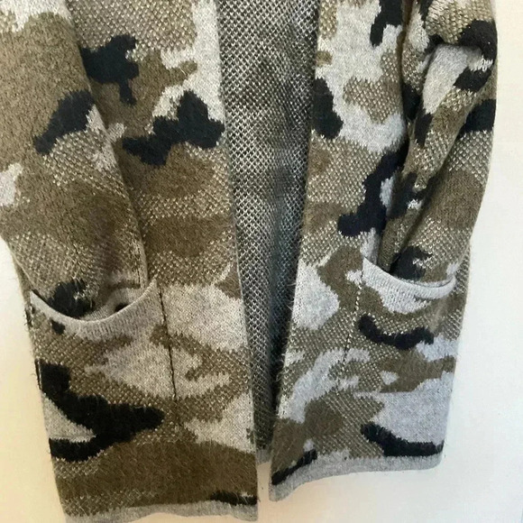 Anthropologie Vera Camo Cardigan in Moss Size Medium - Picture 3 of 16